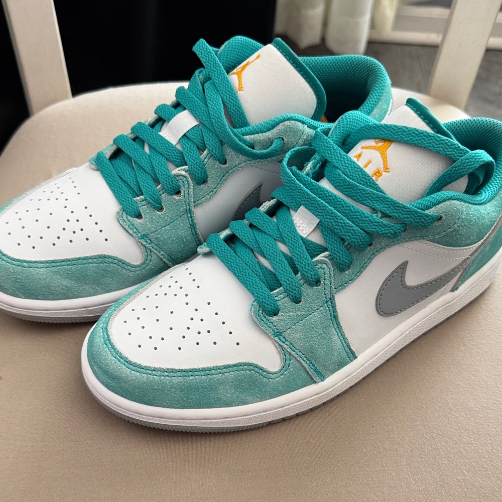 Air Jordan 1 Low ‘New Emerald’